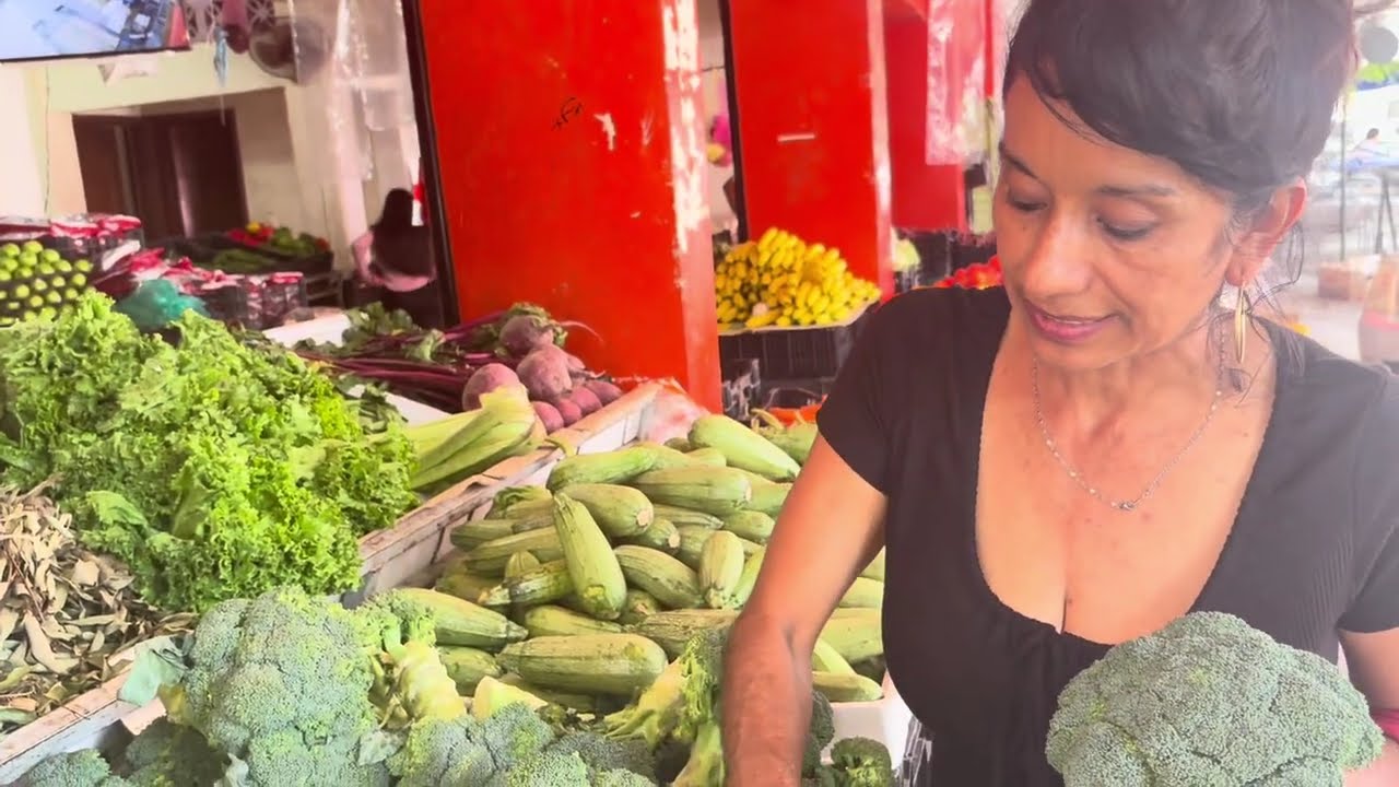 MUCHOS CLIENTES  ACABE TODO + EN ALTAMIRANO SURTIENDO MIS VERDURAS + FELIZ CON MIS VISITAS 