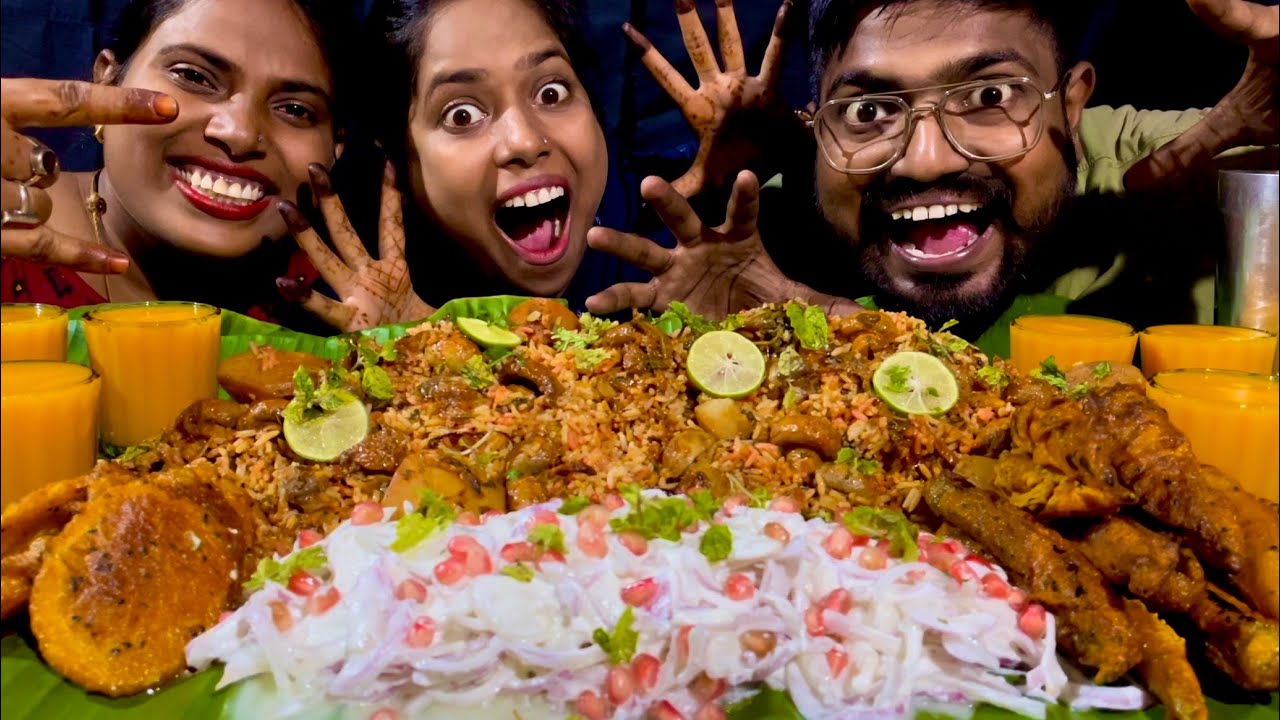mushroom biryani, with raita, aloo pakoda bhindi pakoda or amras🔥 🤤🤤😋👌👌