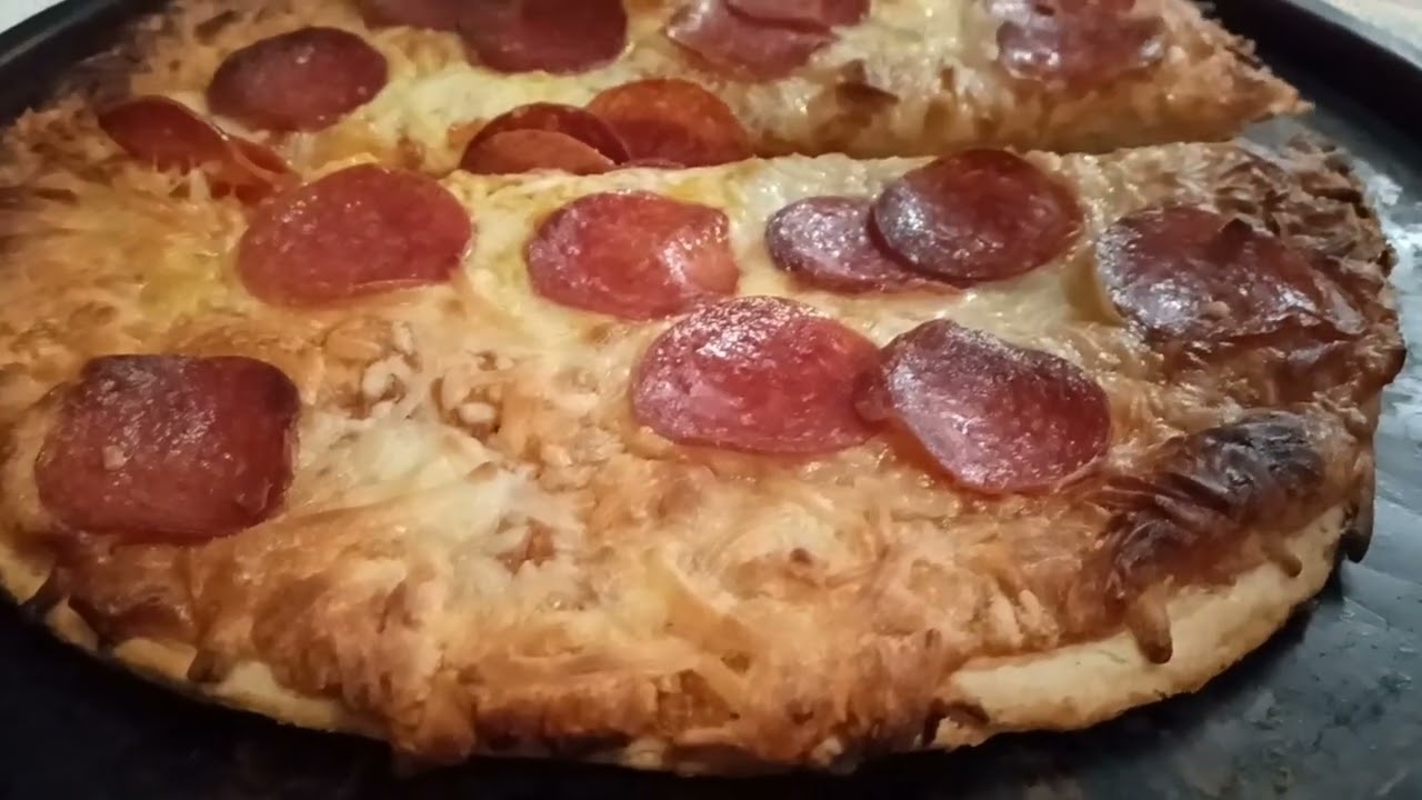 Lee's Frozen Pizza Review: Red Baron Classic Crust Pepperoni Pizza