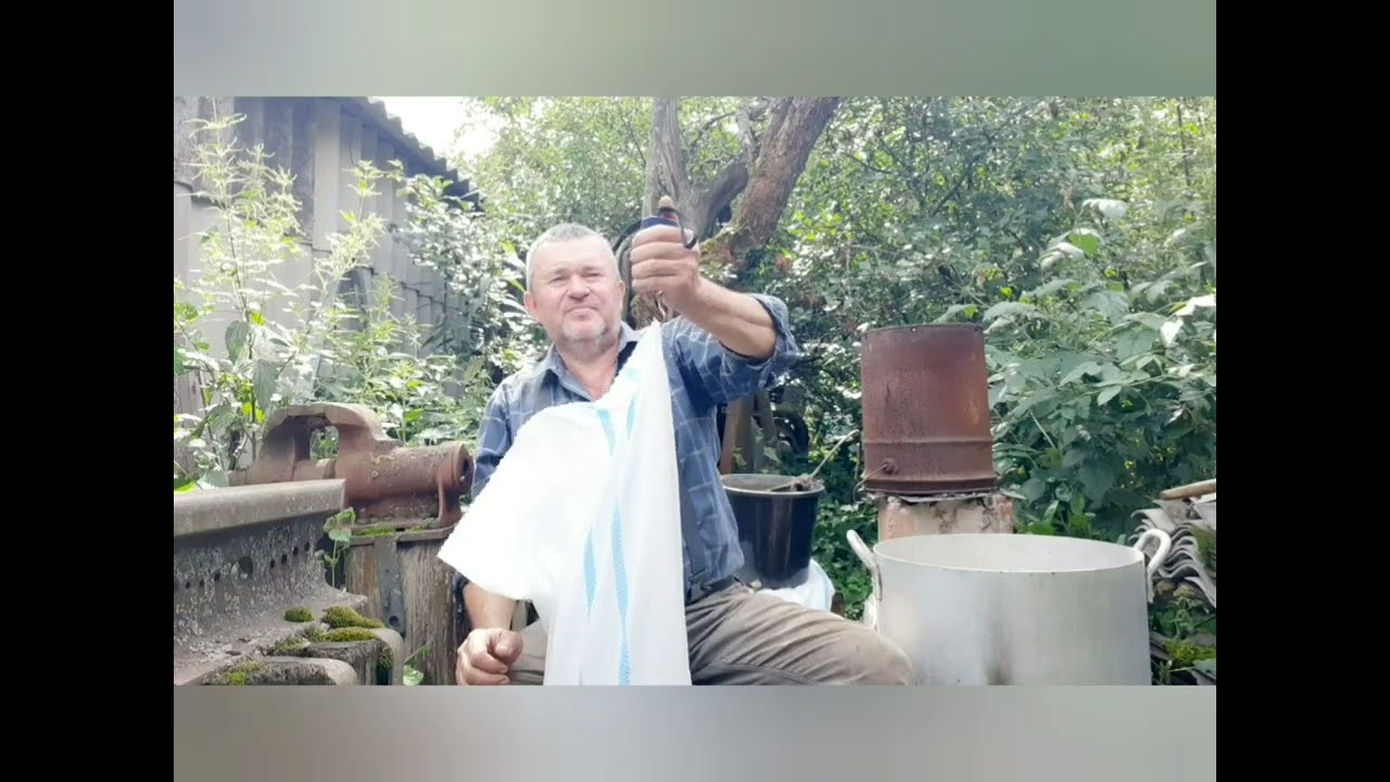 Самогон из старого меда в сотах. Настойки на медовом самогоне.