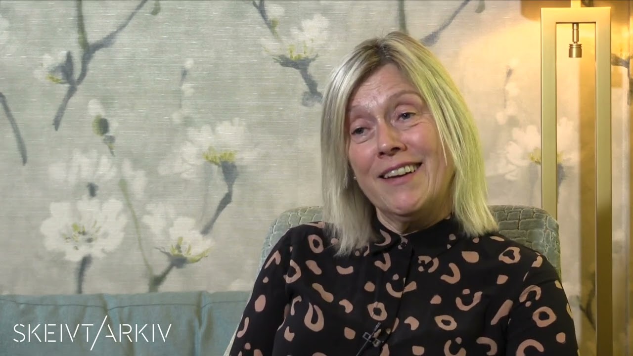 Helle Christin Nyhus og lesbebussen