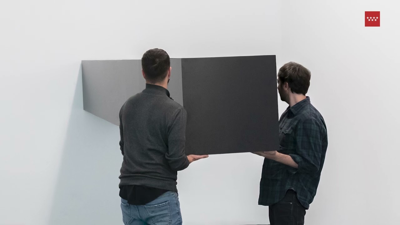Santiago Sierra. 1502 personas cara a la pared. 28 septiembre 2024- 2 febrero 2025. Museo CA2M.