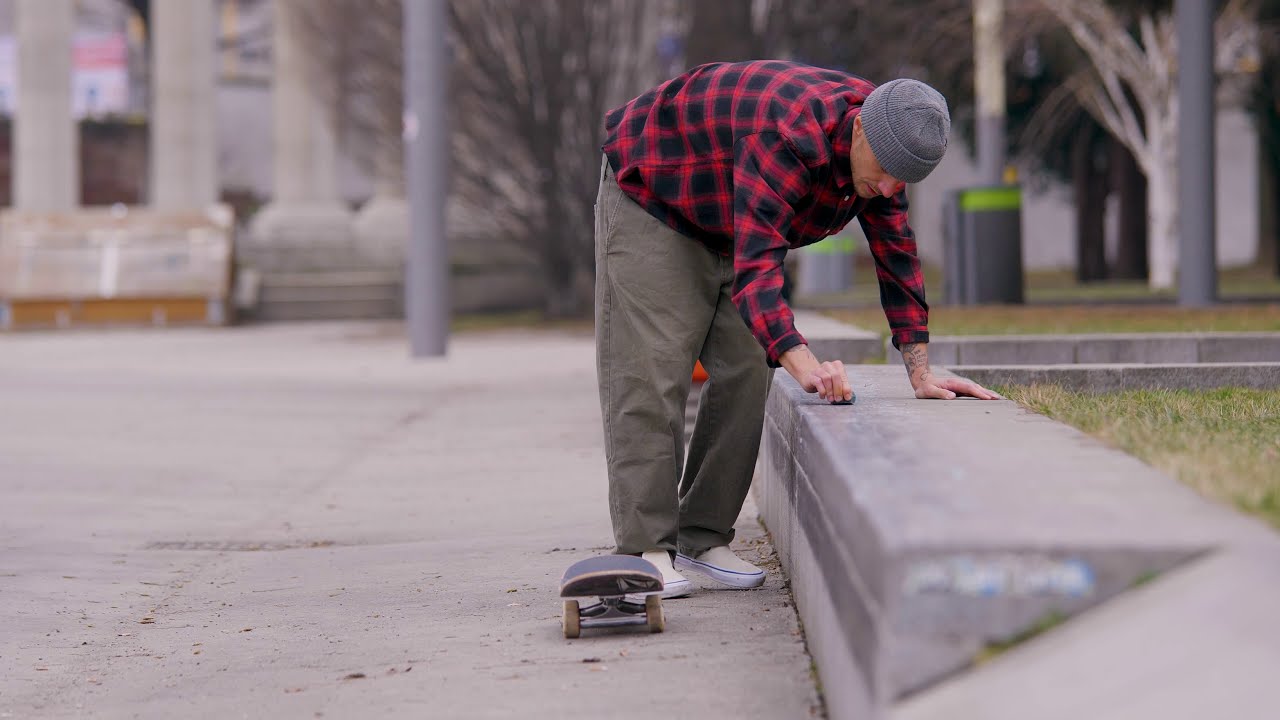 Marco Kada skates the Vans Skate Slip On / Vans Skate Classics 2021 / Blue Tomato 4K