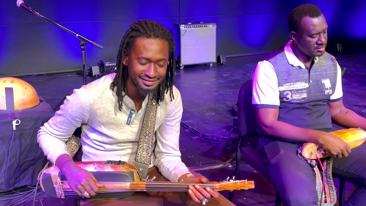 Basskeou Kouyate plays Bambougouci/American Blues for Crocodile River Music in Worcester, MA