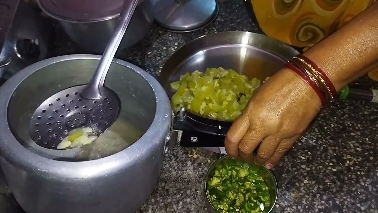 लौकी का रायता जो बनाने मे बहुत ही आसान