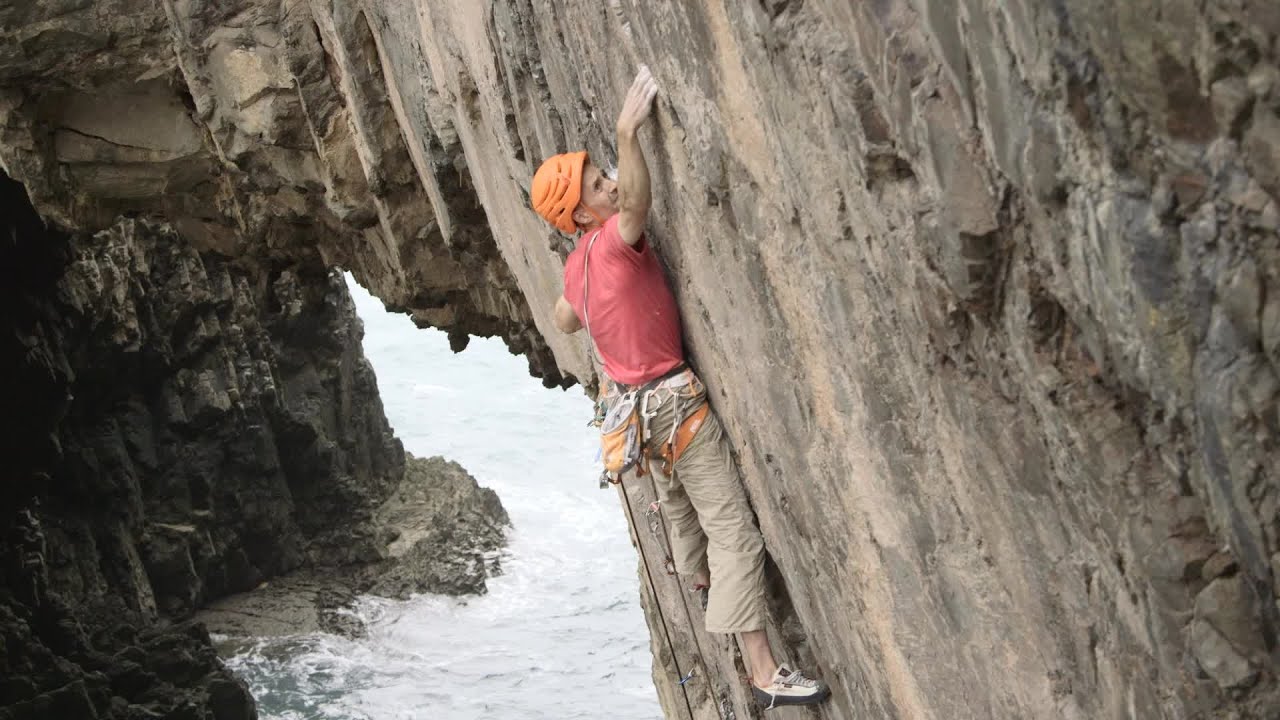Steve McClure climbs E10: Choronzon, Pembroke