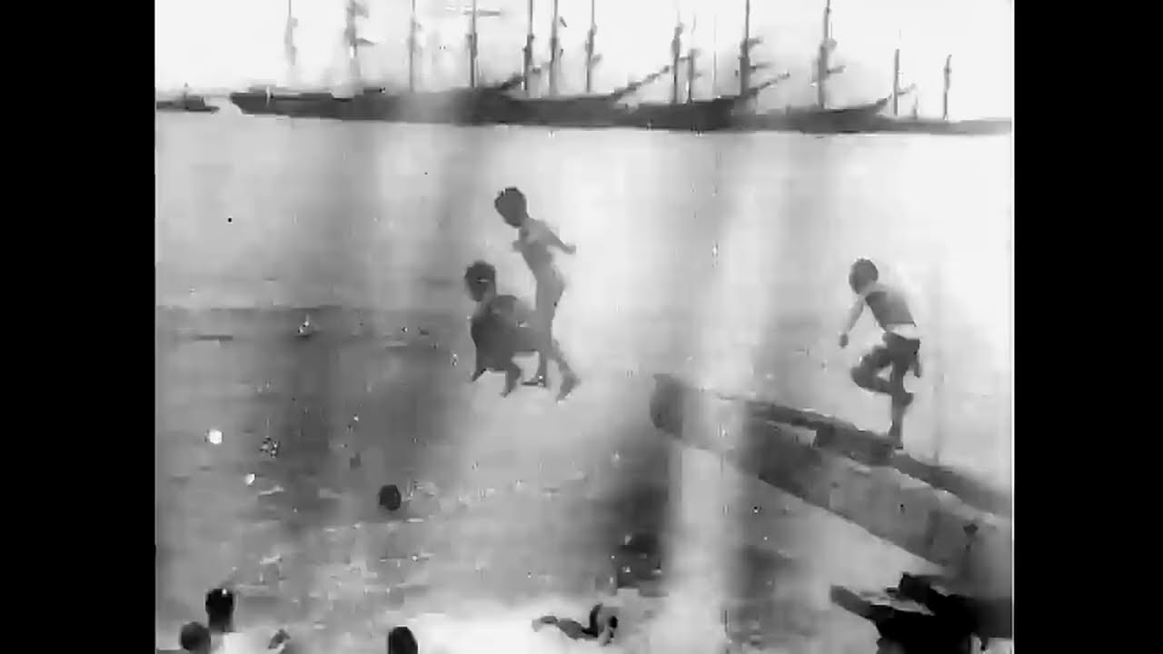1901 - Boys diving, Honolulu - Robert Kates Bonine (American Mutoscope & Biograph)