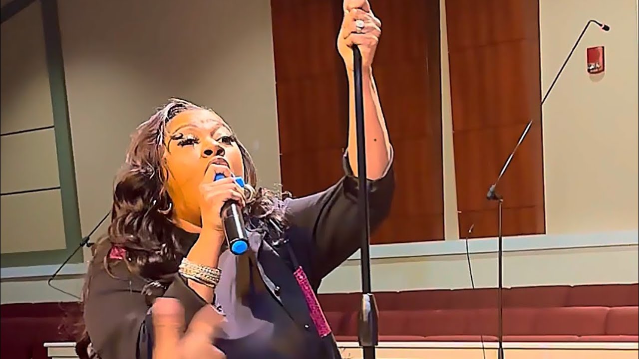 country church & PRAISE BREAK with LISA KNOWLES-SMITH 😭🔥 LIVE in SHREVEPORT | KOKA 75th Anniversary