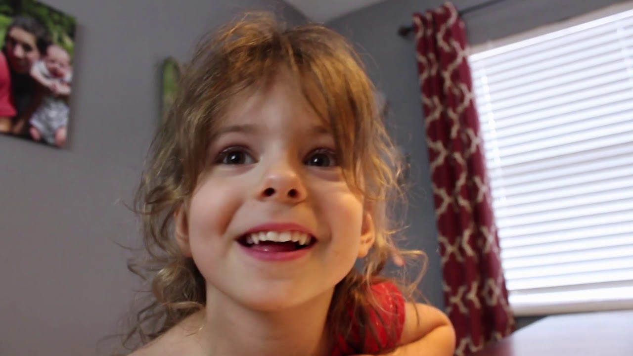 5 Year Old Ember Using the Linux Shell on her Eeepc