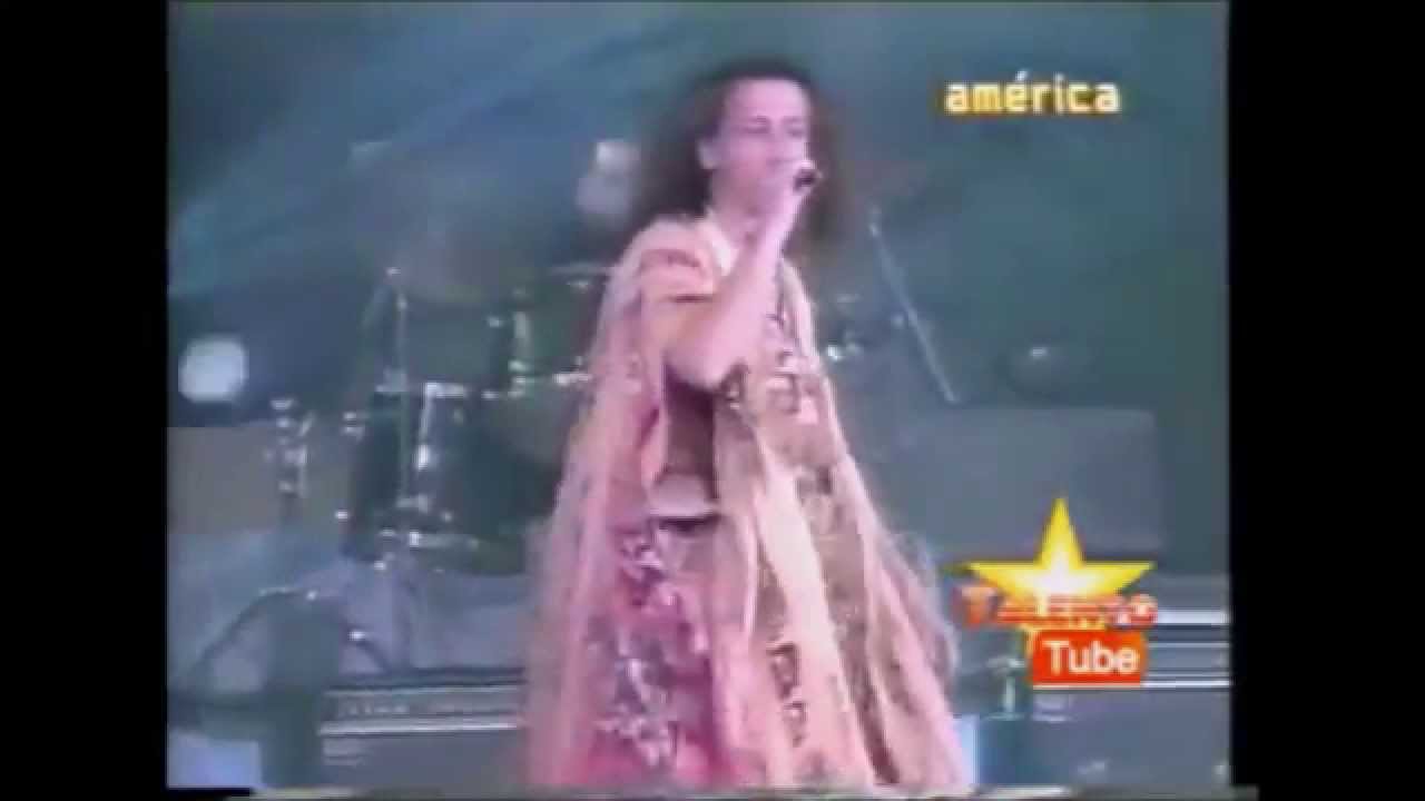 Miki González - "Akundún" (Festival Acapulco 96 / sonido en vivo)