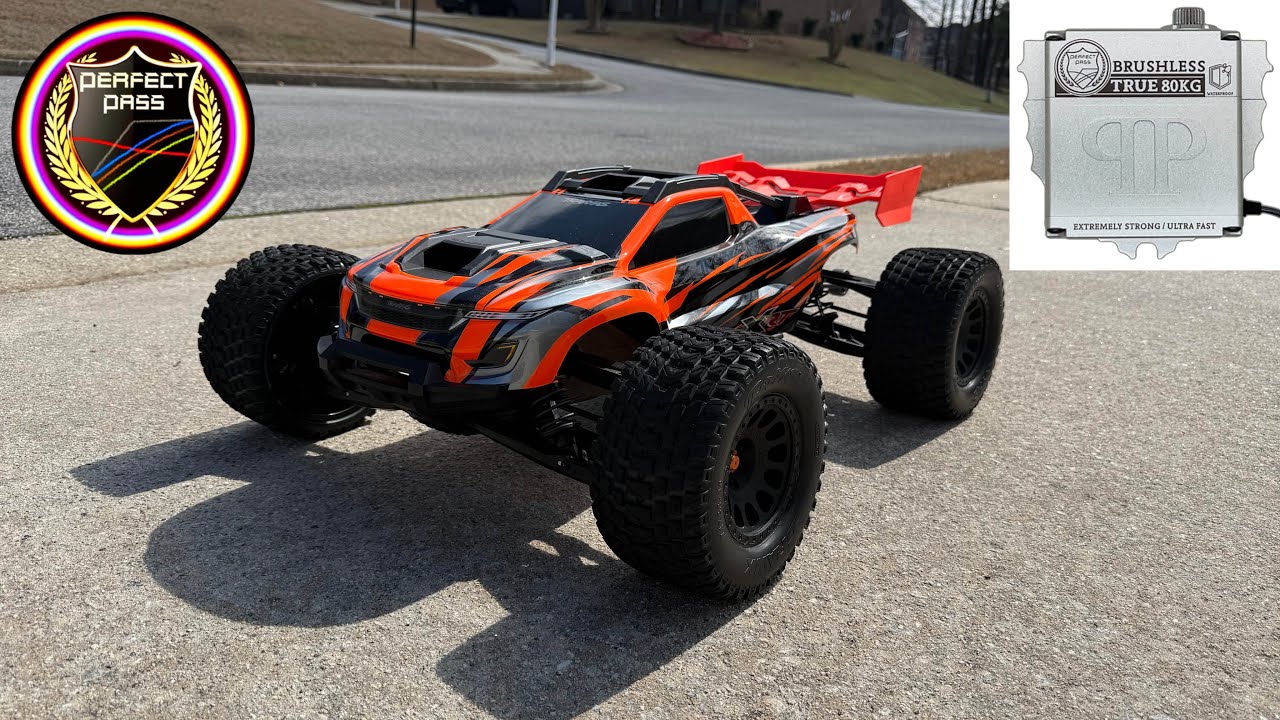 Первый заезд Traxxas XRT с идеальным прохождением трассы, сервопривод 80 кг!