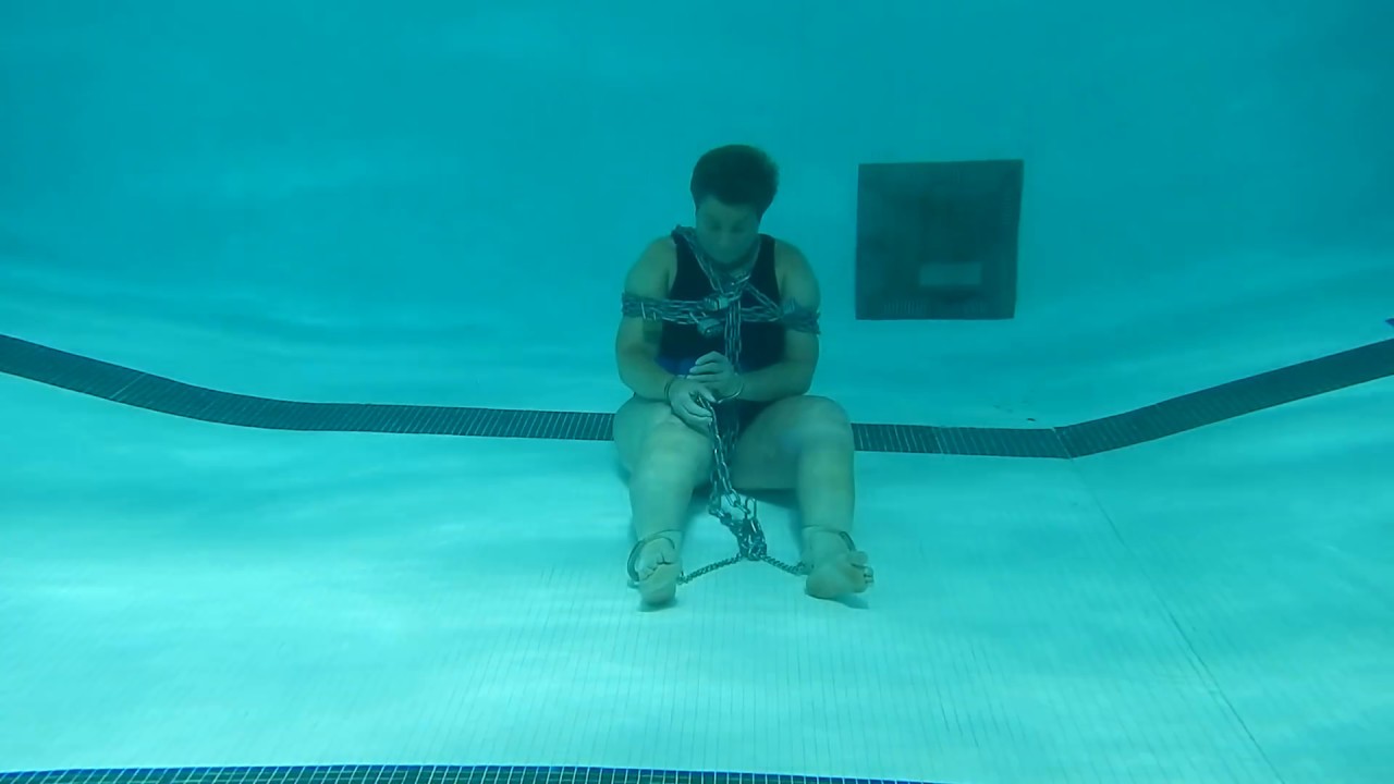 Underwater Leap of Faith escape at Girls Inc in Worcester (Houdini like underwater escape)