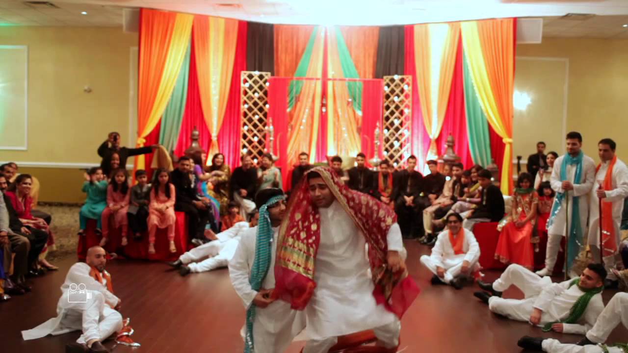 Classic Bollywood Medley - Saif & Somi - Dancing to the Tunes