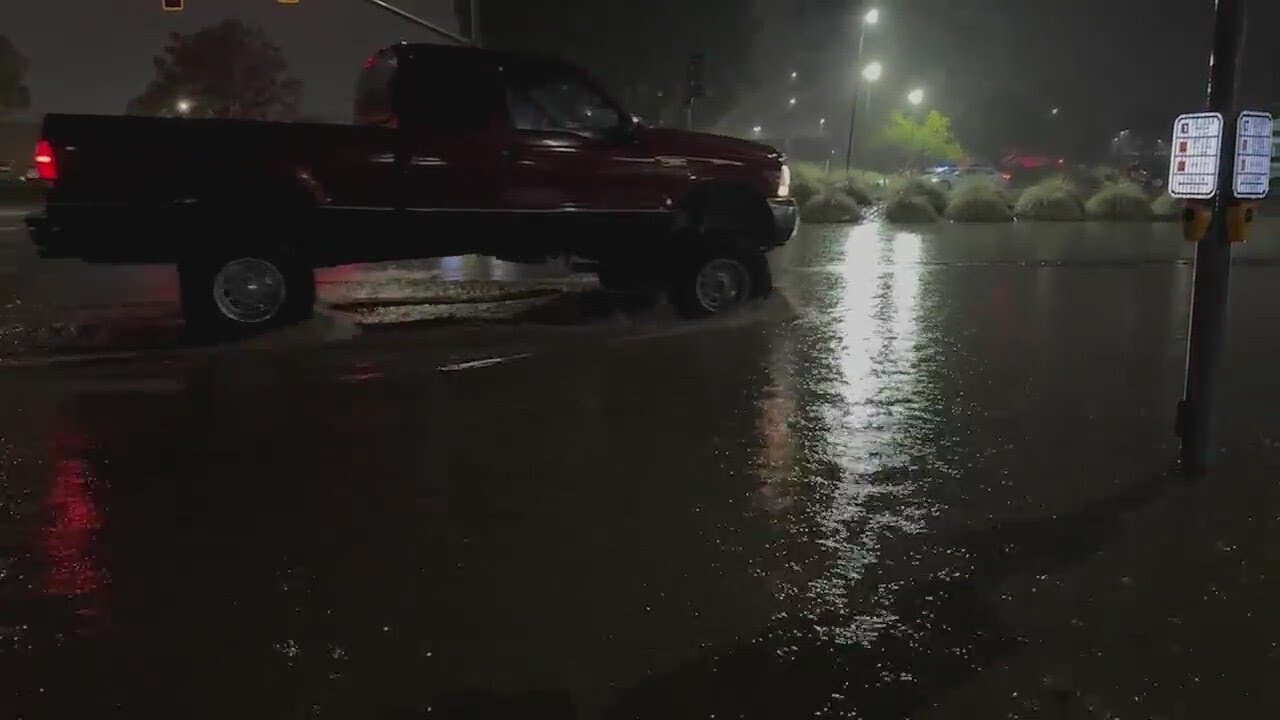 Cars stuck in flood water in Rohnert Park