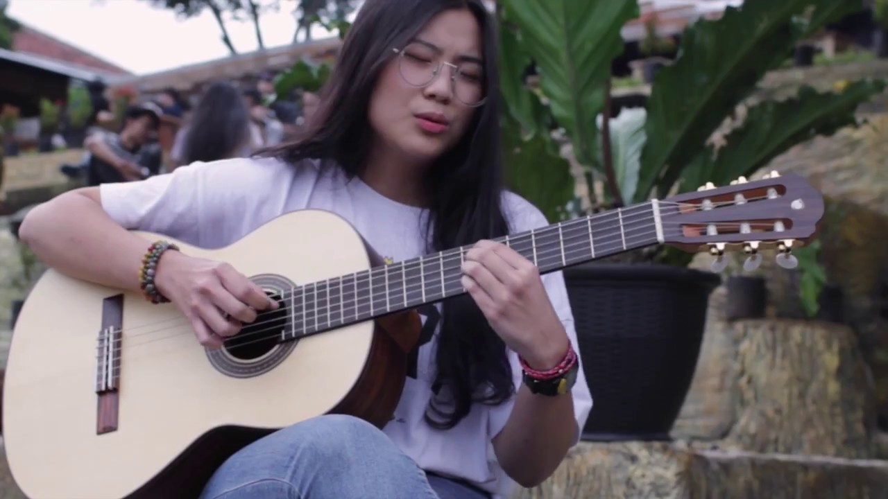 Danilla Riyadi - Scientists and Morons - Live Session