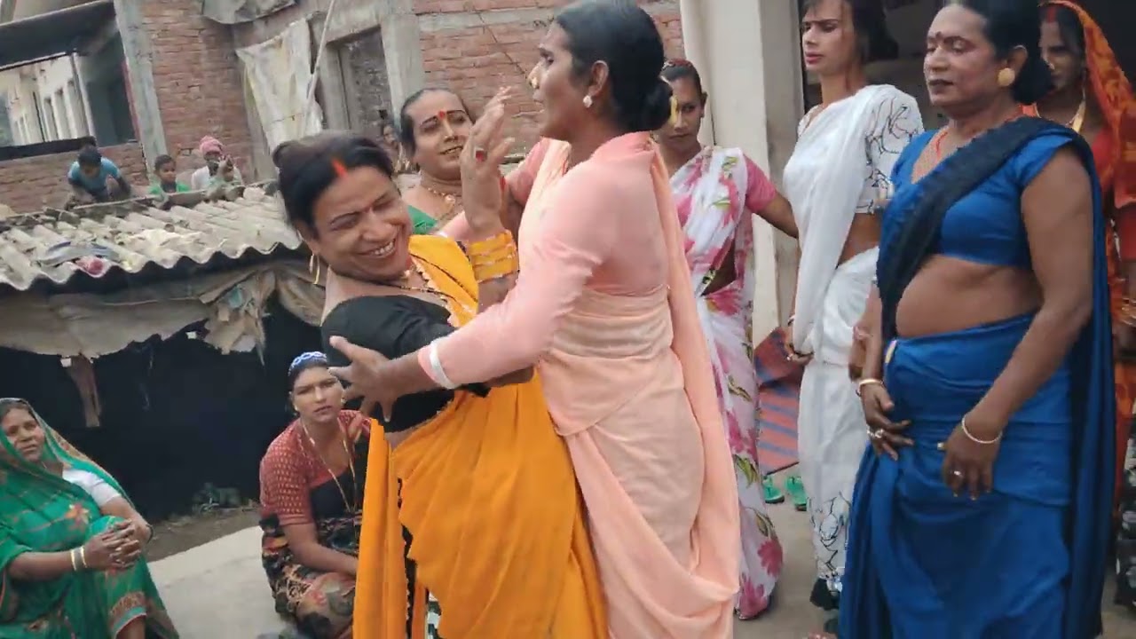 हमारे चाचा जी को पुत्र रत्न की प्रति हुआ और इन लोगों का आशीर्वाद हमारे चाचा जी के लड़कों दिए        