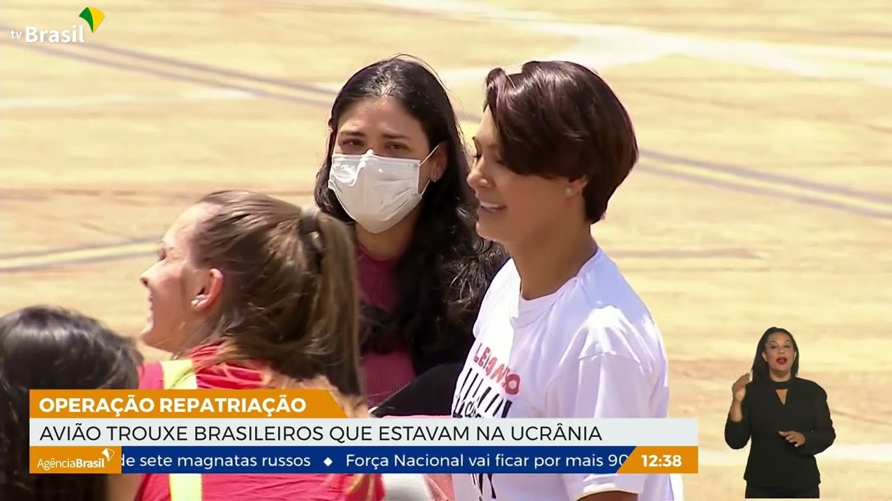 Brasileiros que fugiram da guerra na Ucrânia desembarcam em solo nacional