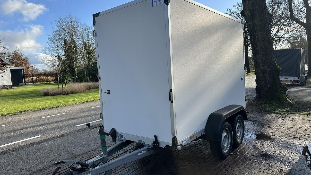 Humbaur aanhanger gesloten dichte tandemasser