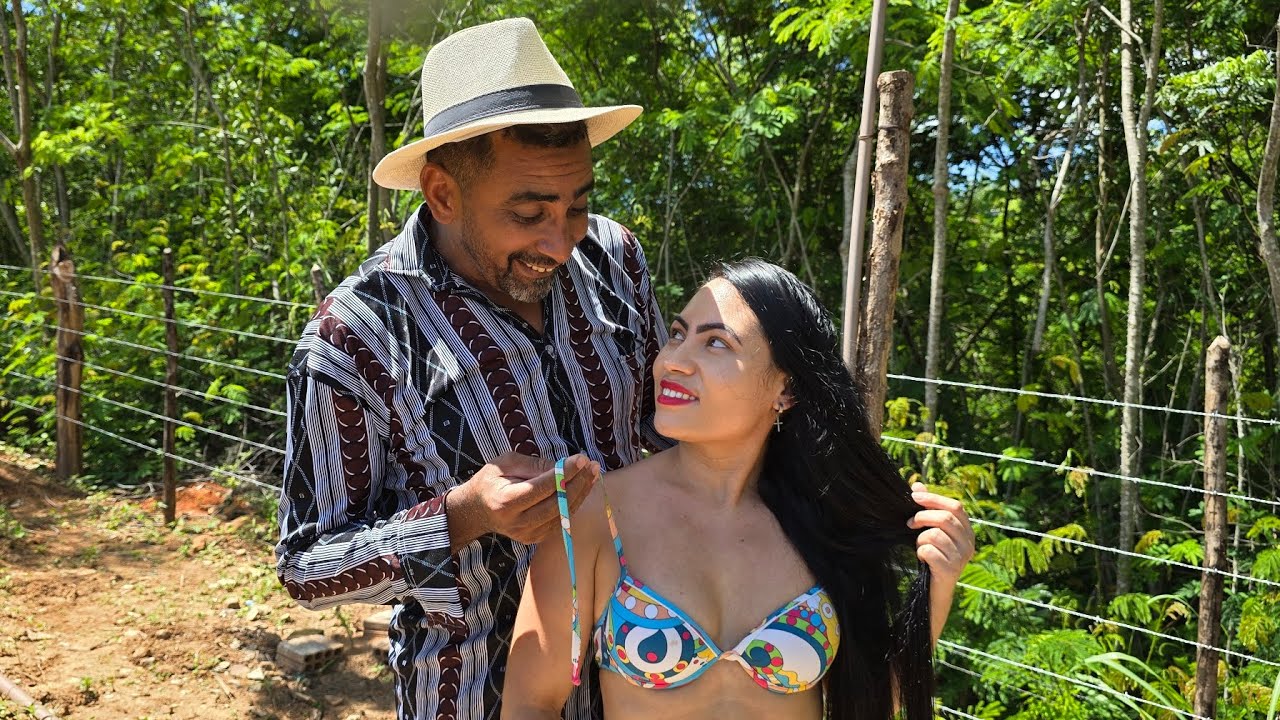 ALFREDO DÁ UMA OLHADINHA NA MARQUINHA DE SANTINHA