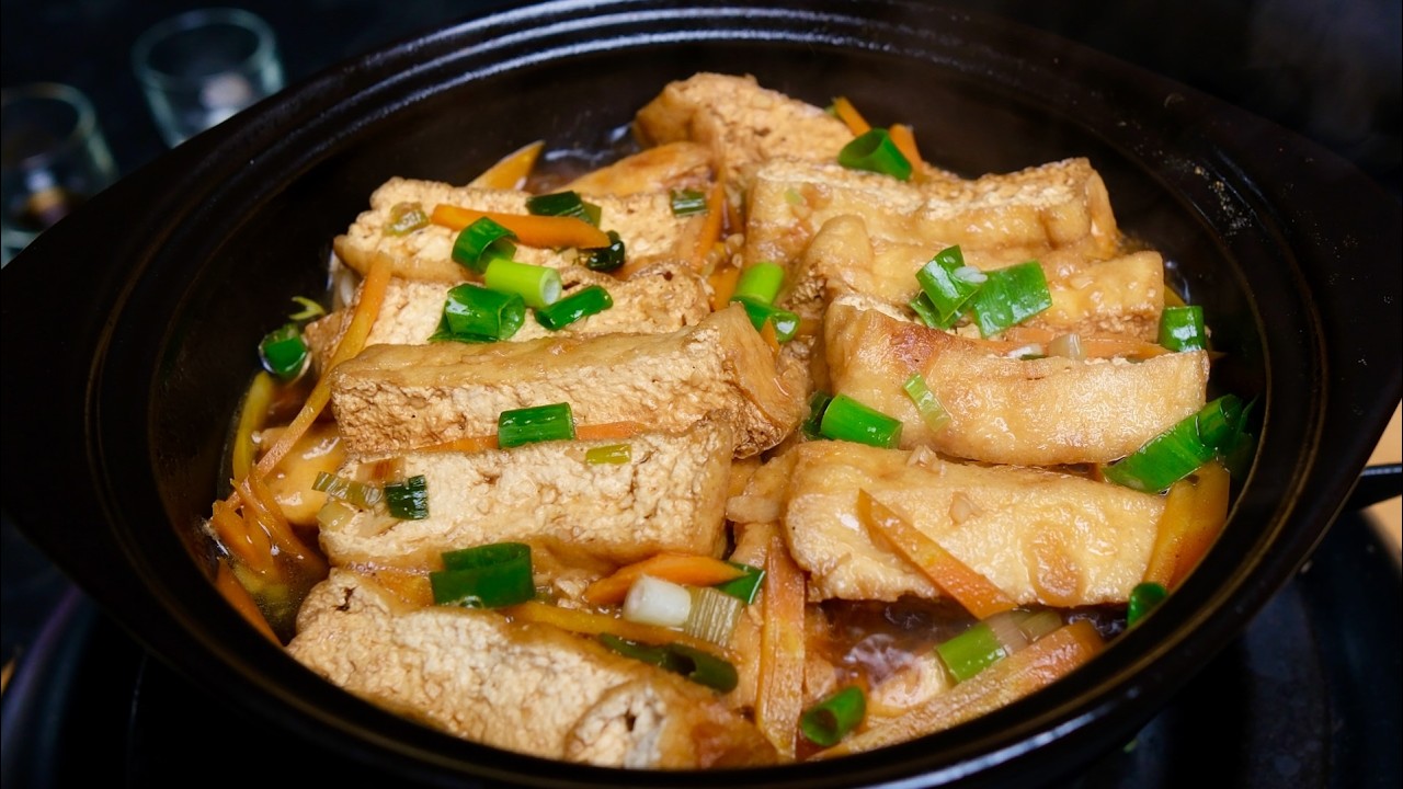 Попробуйте приготовить тофу и проростки фасоли вот так: Простой и сытный домашний рагу из тофу.