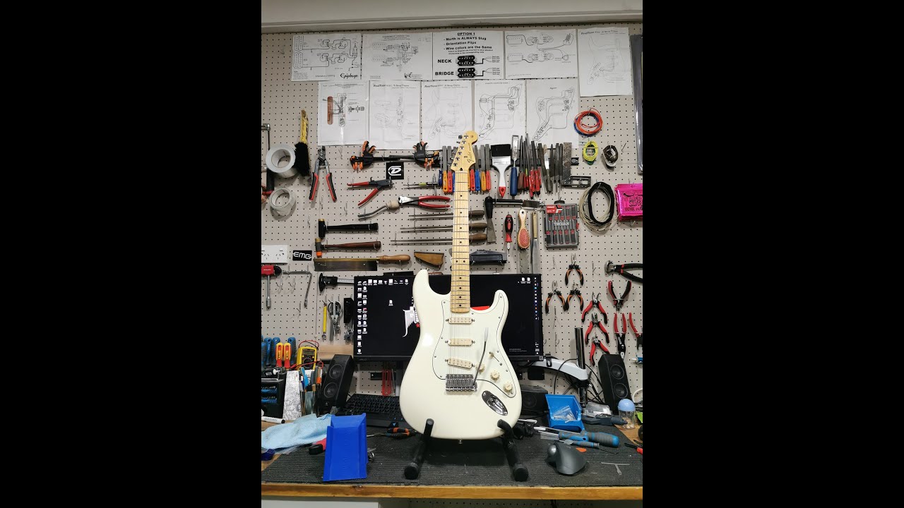 Fender Mexican Strat --Duckbucker-