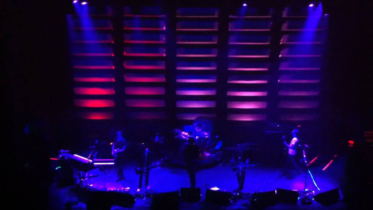 Queens Of The Stone Age - God Is In The Radio - w/Mark Lanegan