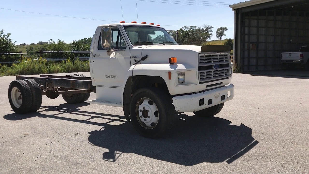 1992 Ford F600 Straight Truck Cab & Chassis