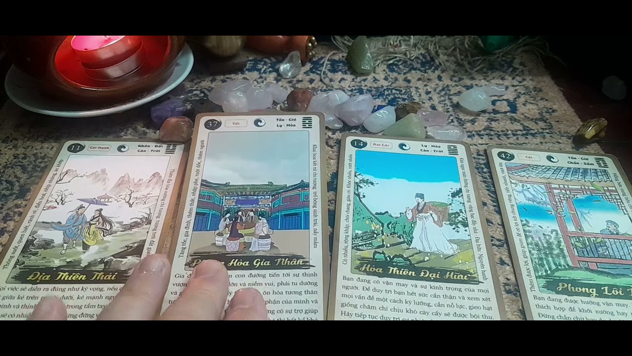 Trải bài tặng khán giả : Chúc mừng năm mới.