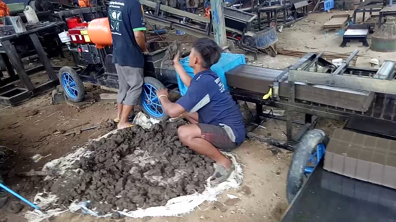 bata merah, bergaransi 1 tahun, full otomatis 17bata sekali potong