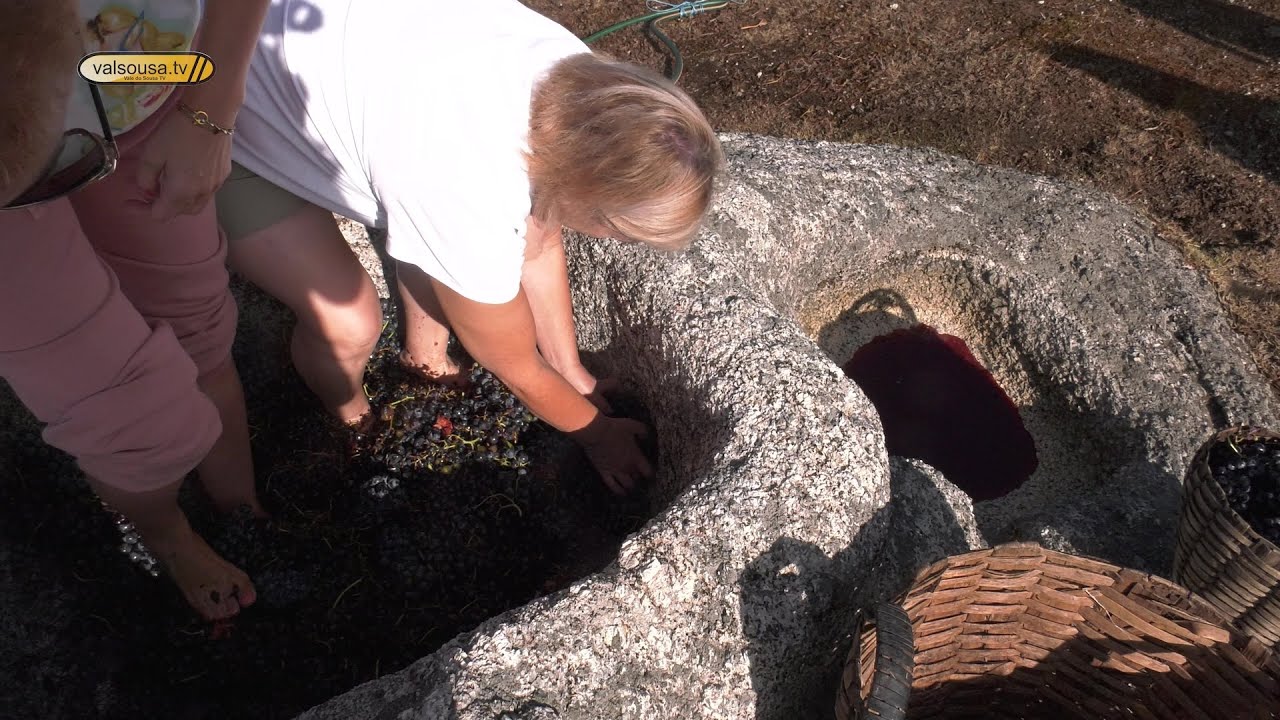 Lagarada tradicional recriada no Lagar dos Mouros em Vilar do Torno e Alentém