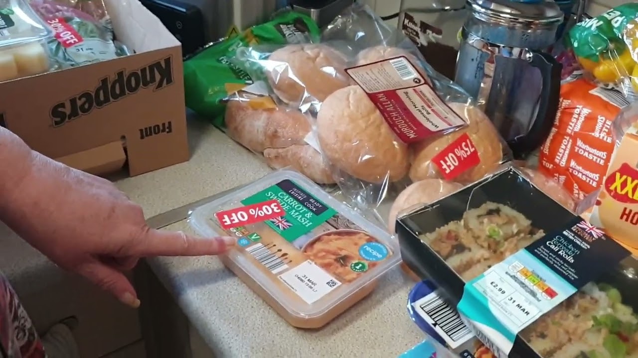 Too Good To Go Boxes From Aldi on Easter Sunday #ukpreppers #costofliving #toogoodtogo #aldi