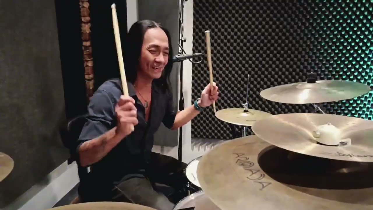 Don't stop believen - journey ( Cover by: Eightyeight88 band )