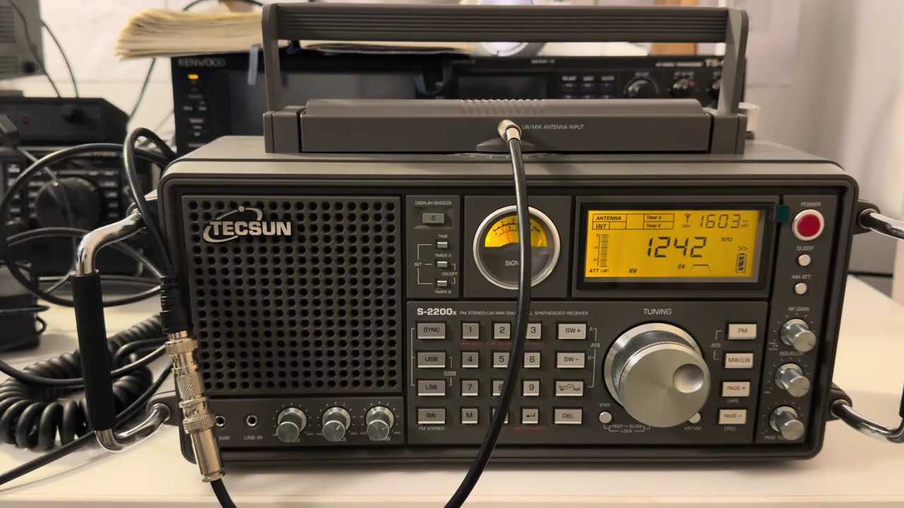 What's left on Medium Wave? Radio Sultanate of Oman 1242 kHz copied with the Tecsun S2200X