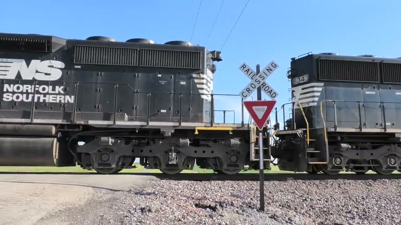 NS 6173 East in Gibson City, IL 6/7/22