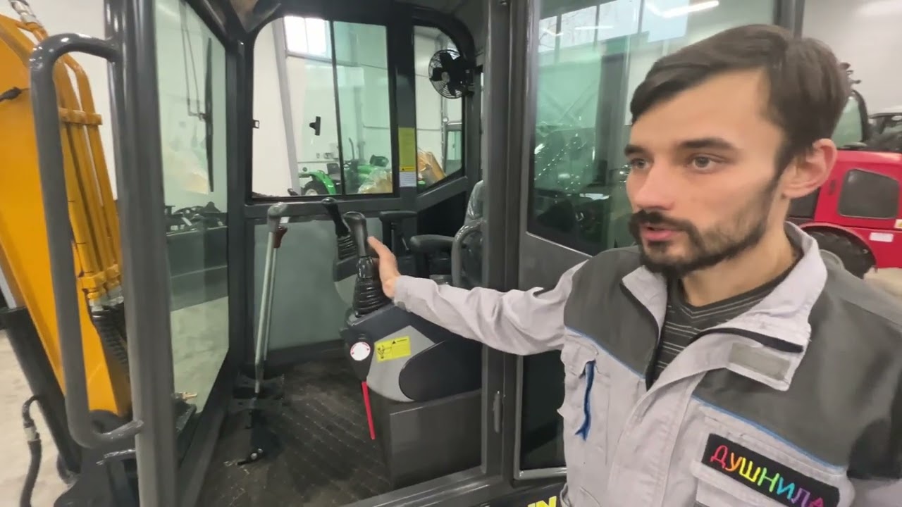 Миниэкскаватор CATMANN LT-332