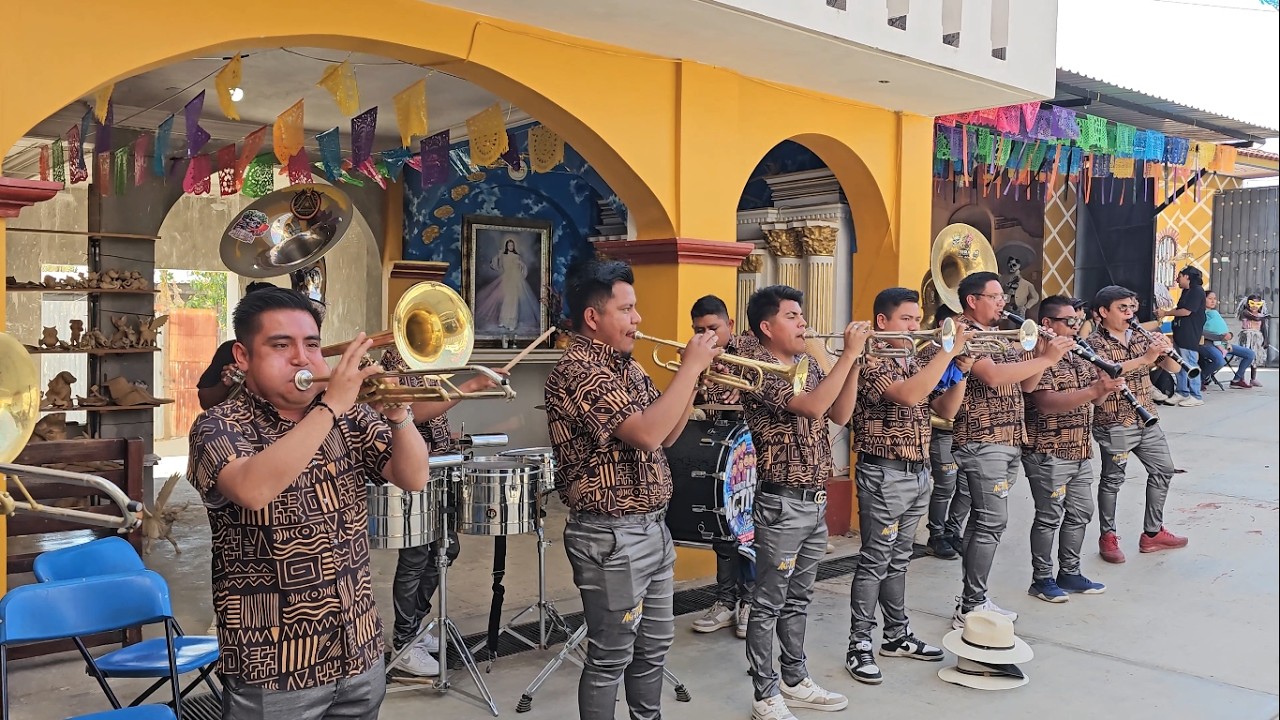 Empezando El Carnaval en Tilcajete... [Banda La ACTIVAD4 de Oaxaca]