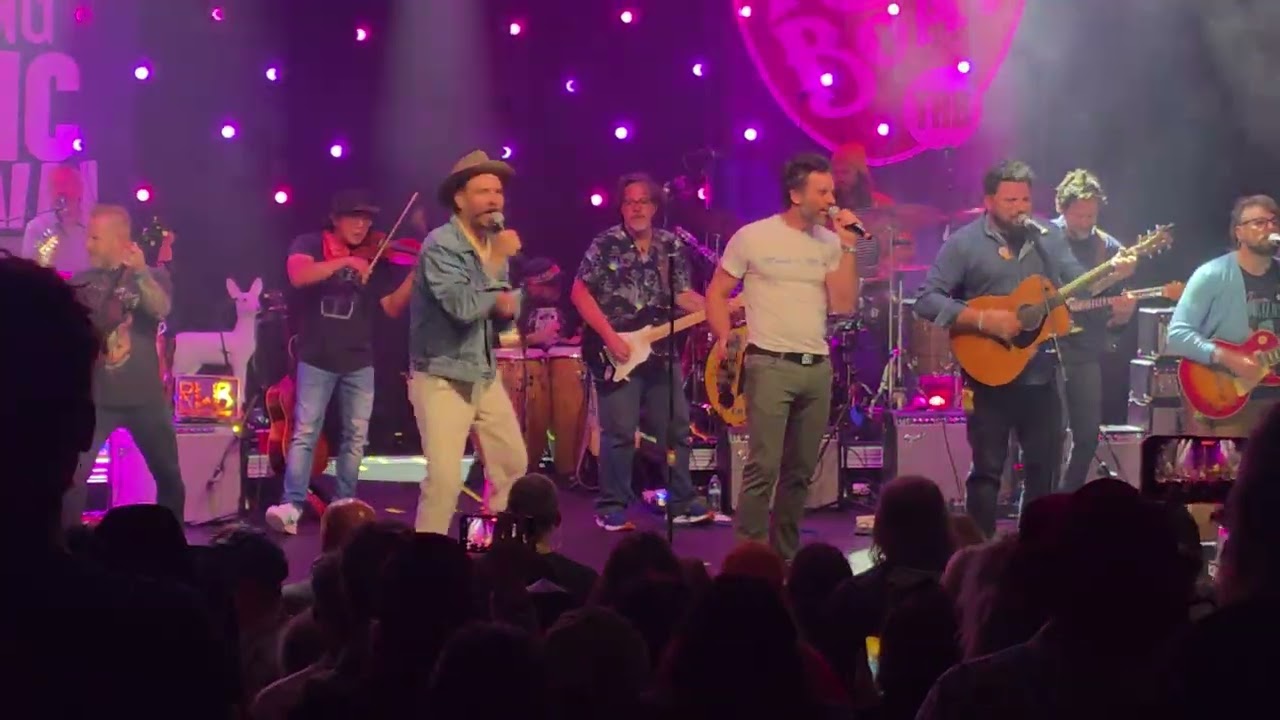 Red Wanting Blue and Friends w Carbon Leaf. Keep Love Alive.