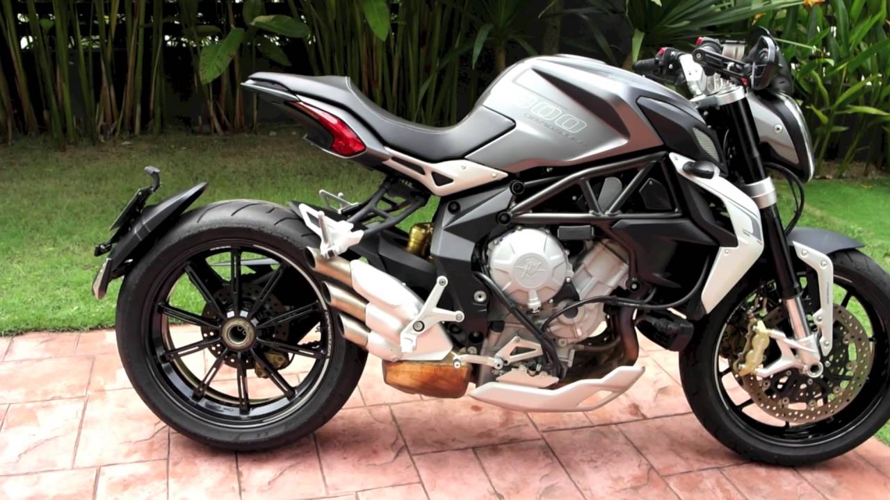 Alis Rides Out With MV Agusta Dragster 800