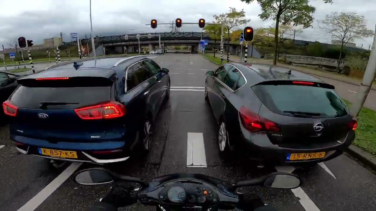 RONDJE UTRECHT OP DE GILERA RUNNER 180CC