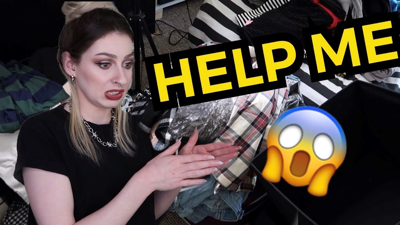 DE-CLUTTER MY BEDROOM WITH ME | Megan Grace