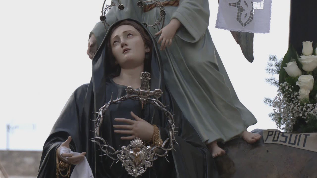 A Canosa la processione della Desolata e l’inno straziante alla Vergine