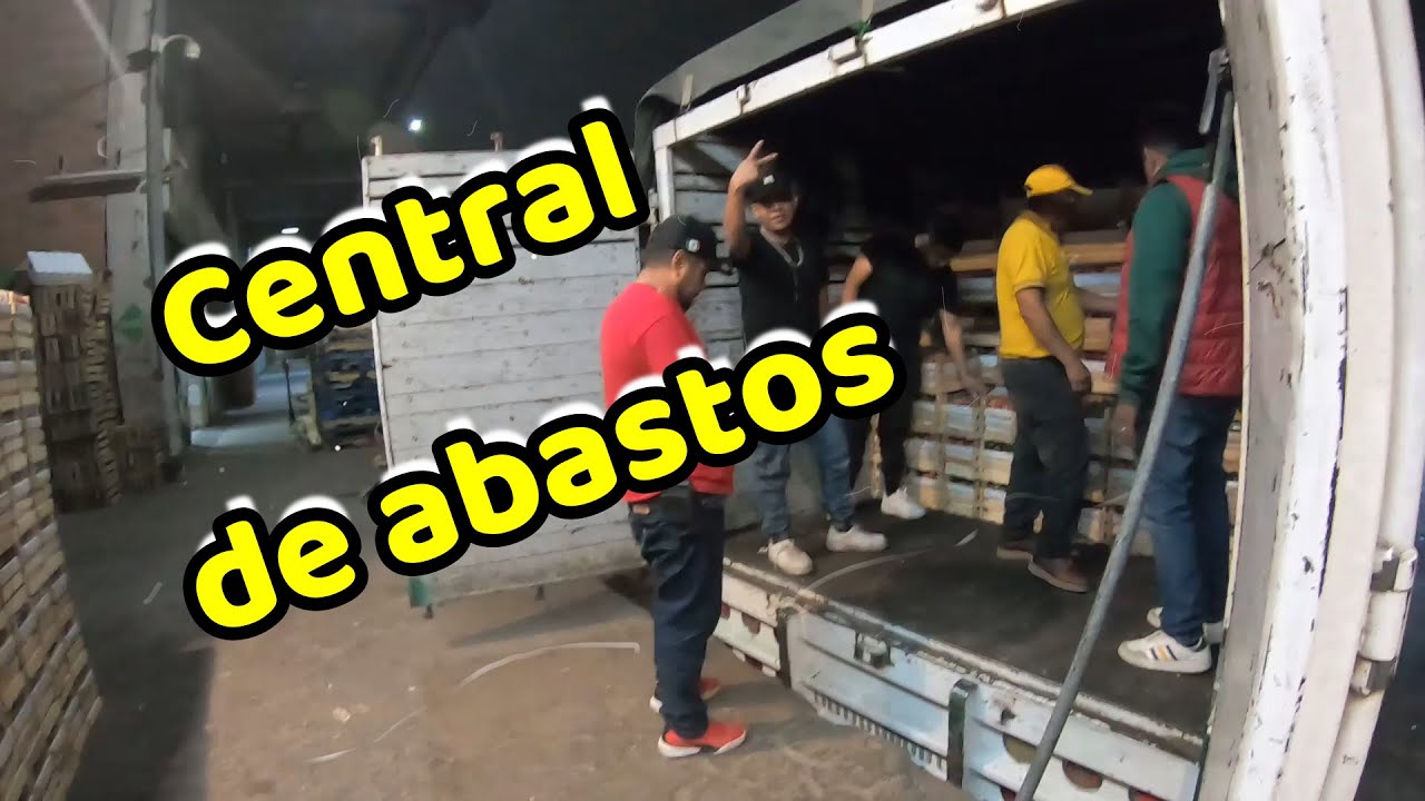 Asi es la Central de abastos de noche ,trabajando con mi compa el Reyserck y su carnal .