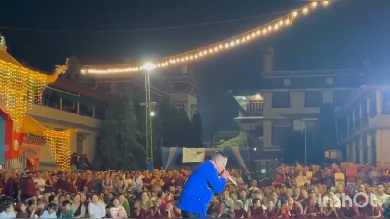 བཅོ་ལྔ་མཆོད་པ་ལ་ངས་གཞས་ཤིག་བཏང་་ཡོད།  རྩ་བའི་བླ་མ།  