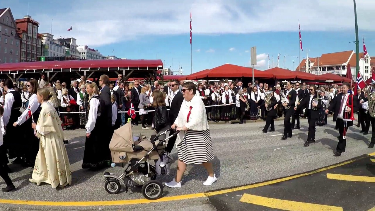 17 mai tog i Bergen 2017  NR 3