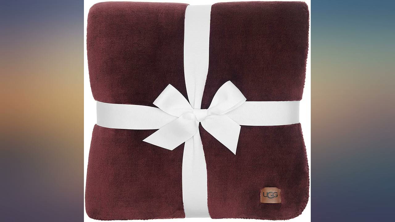 UGG Whitecap Plush Flannel - Oversized Throw Blanket, Denim review