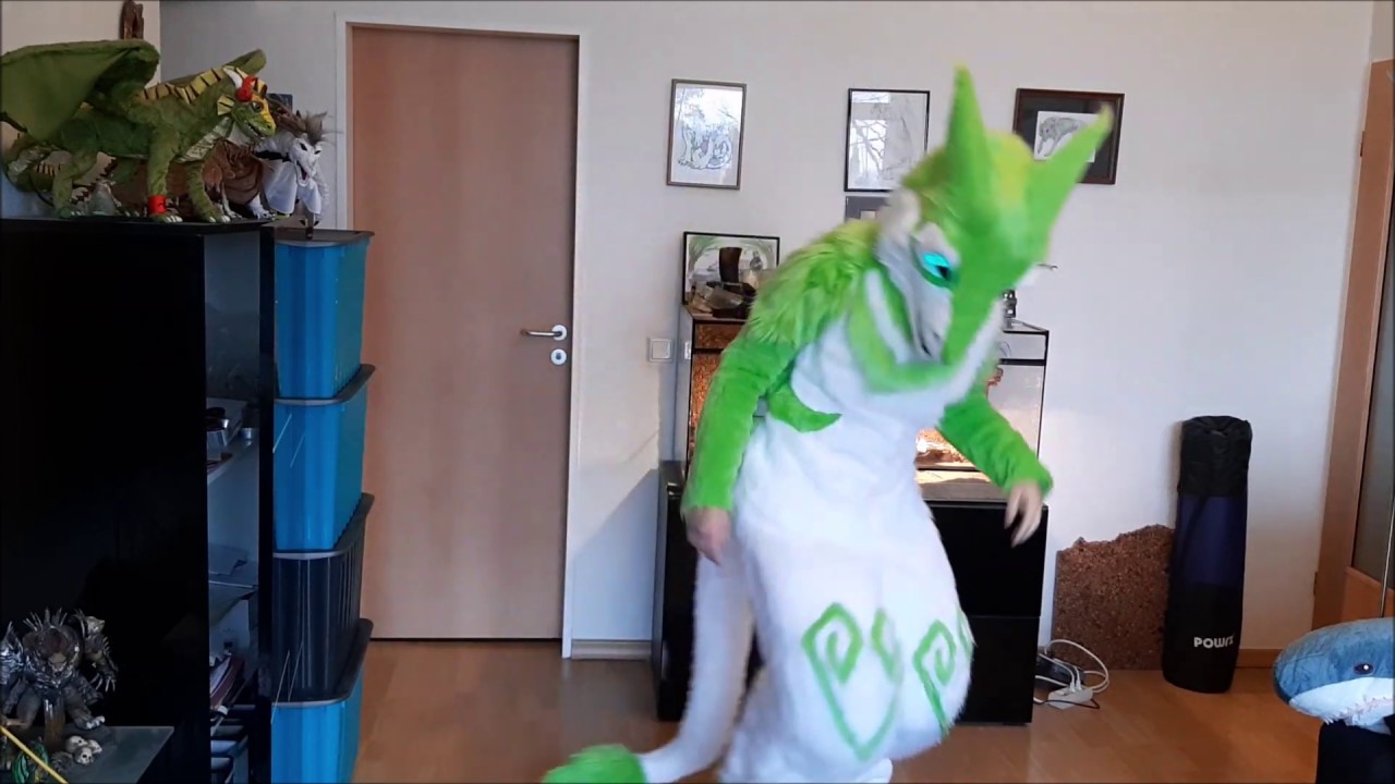 Ayumi Sergal suitup