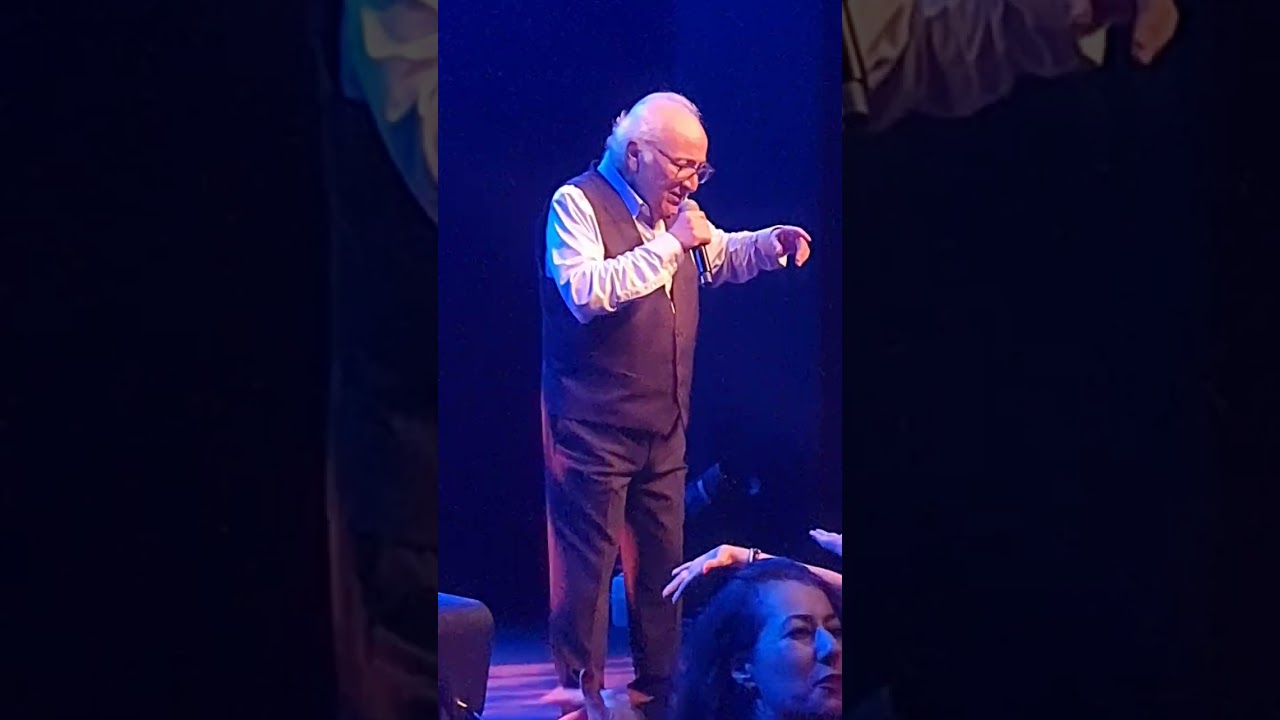 Martik concert New Zealand.  کنسرت مارتیک . اگه برگردی