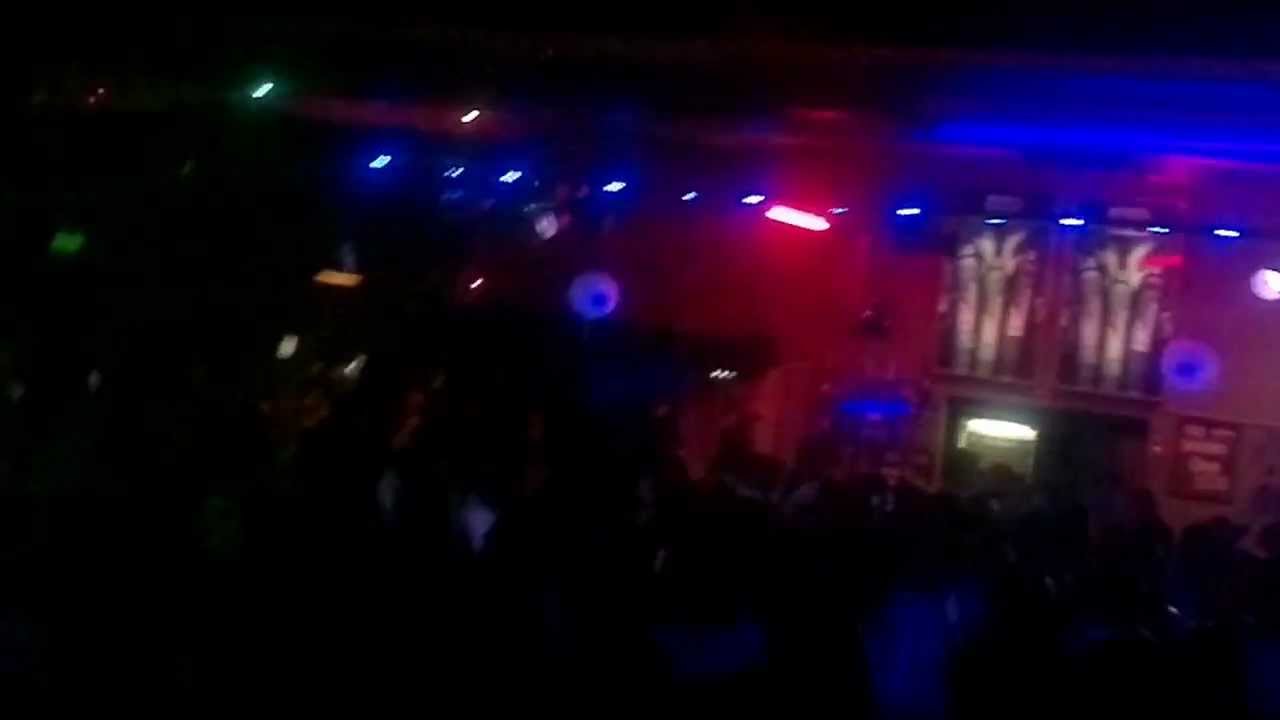 dj jp y cristian burgos en troya disco san justo