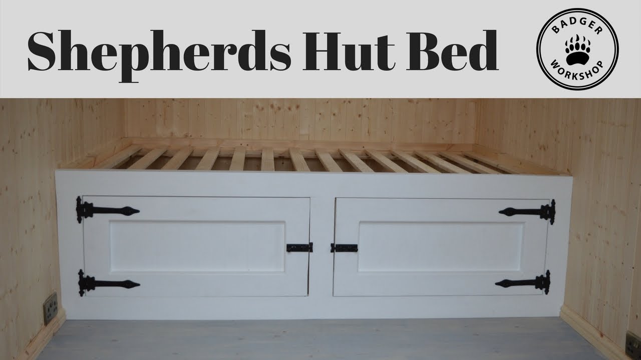 Shepherds Hut / Tiny House Bed