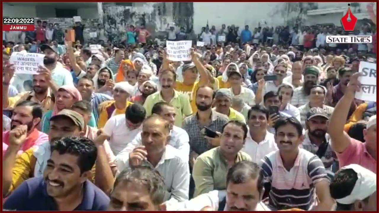 Ravinder Raina meets PHE workers protesting outside BJP Office, Jammu
